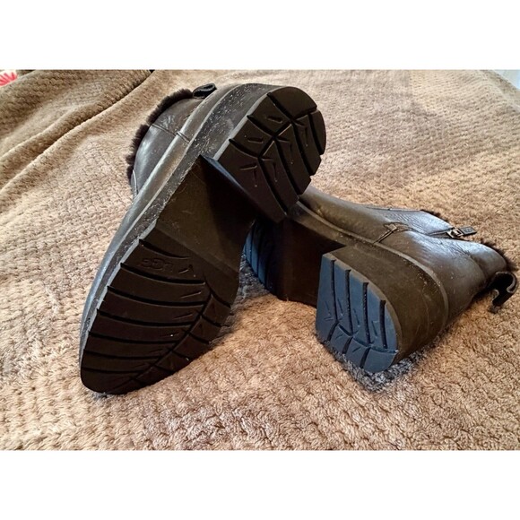 UGG Brooklyn Women's Black Leather Sheepskin Lined Boots Size 8 - Picture 5 of 8